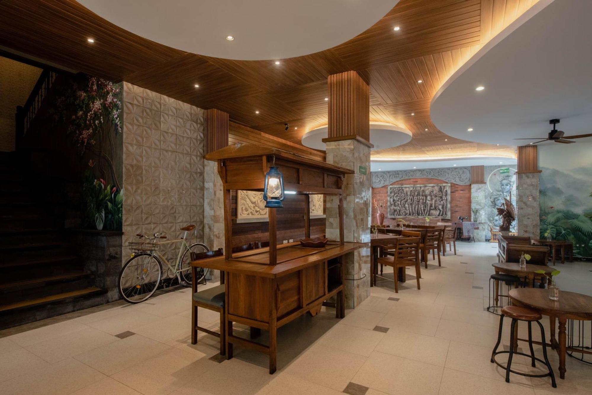 Sandat Hotel Legian Экстерьер фото