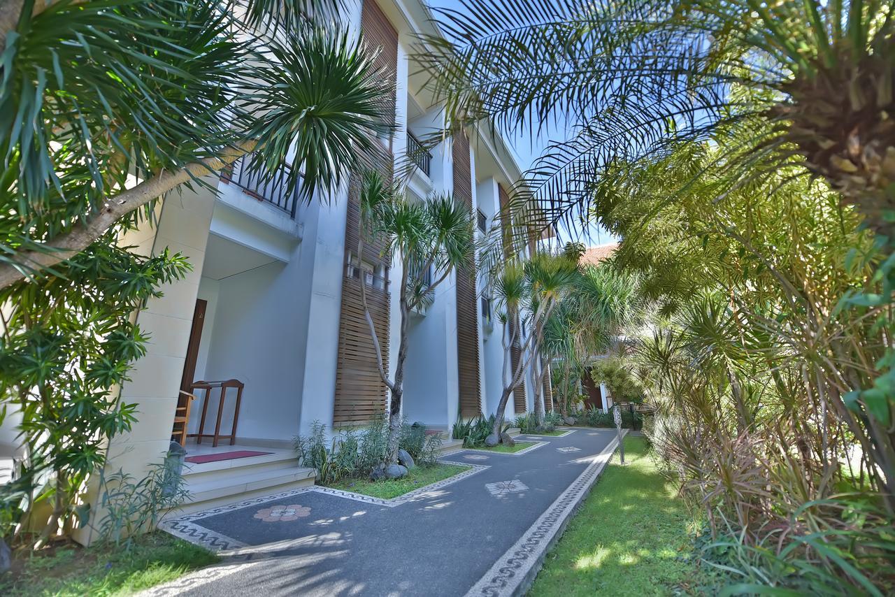 Sandat Hotel Legian Экстерьер фото